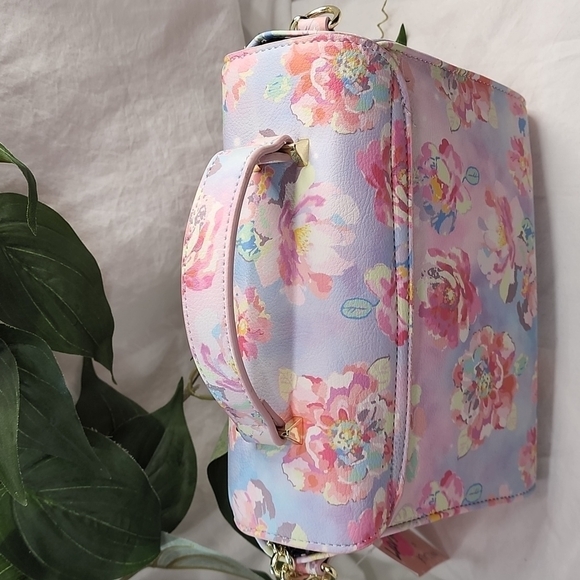 BETSEY JOHNSON LUV BETSEY CROSSBODY - Picture 7 of 9